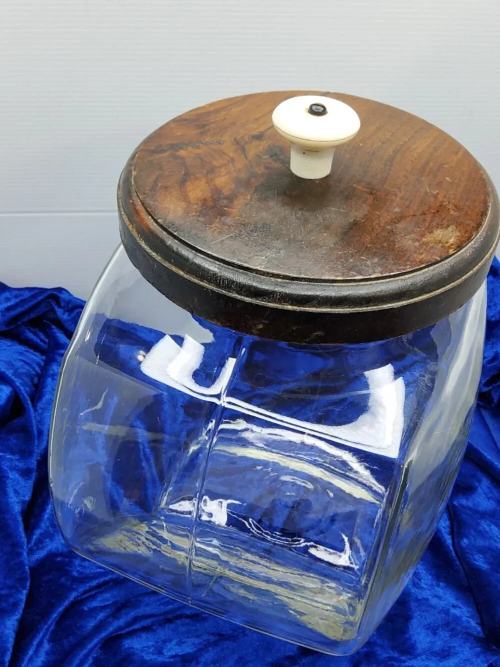 vintage large old fashion general store candy jar w/wooden lid